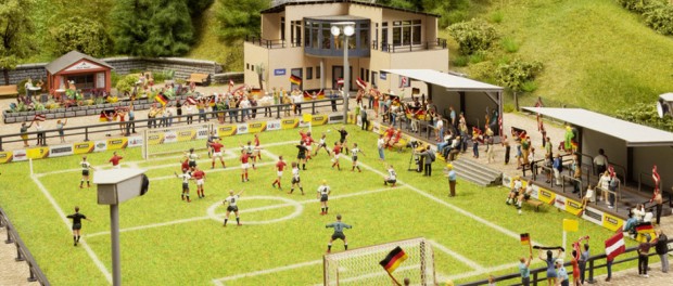 Noch Fußballplatz mit Vereinsheim (66830)